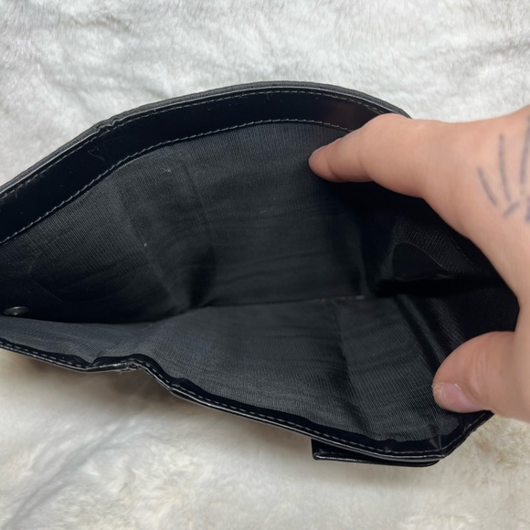 Prada Black Canvas Wallet with a Sleek Minimalist Design - Picture 6 of 16